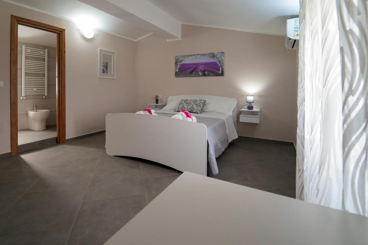 Villa Falcone Alvignano ภายนอก รูปภาพ