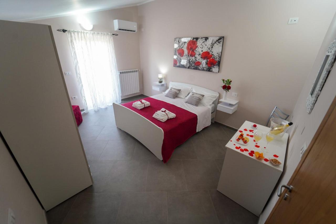 Villa Falcone Alvignano ภายนอก รูปภาพ